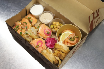 Wine pairing snack box